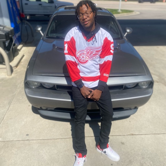 Meet your Posher, Deandre - Picture 1 of 1